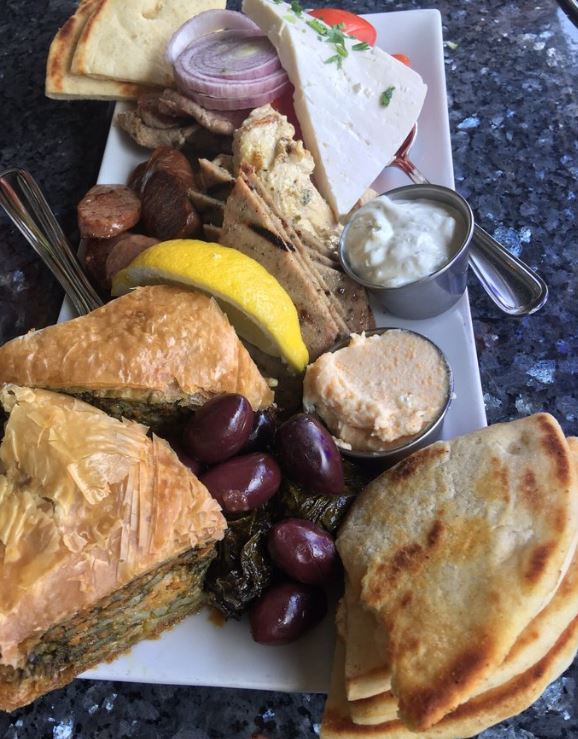 Andreasri's tweet photo. A little bit of all our favorites 😋
.
.
.
.
#andreasrestaurant #providenceri #providenceeats #greekamerican https://t.co/FyjeQnGxQO