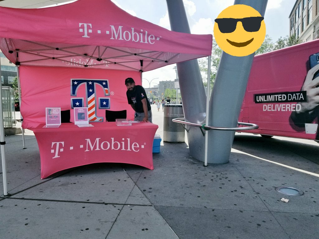TMoTruckPutnam's tweet photo. 🌐Happy labor day Monday style!🌐
Come see us now!!
#HatsOff4Heroes @JohnLegere #TMOutReachTeam #NERules https://t.co/4k4QJqCbb9