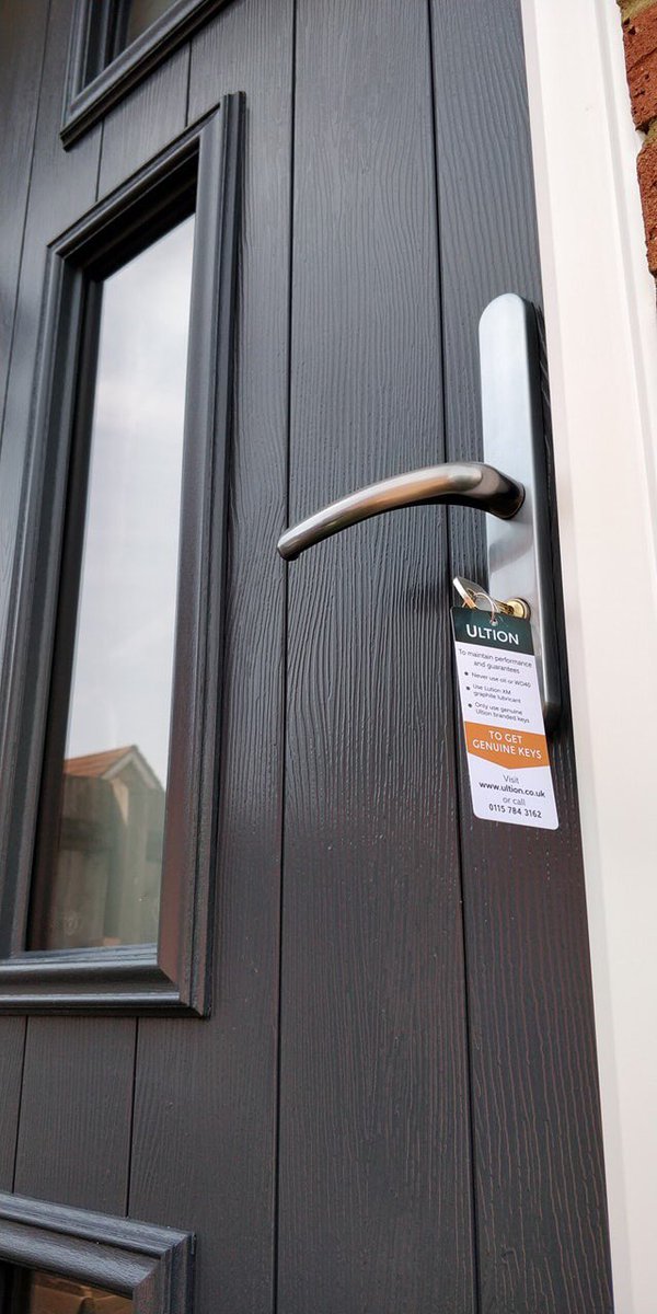 Heathwinltd's tweet photo. Another before and after of a  @SolidorLtd anthracite grey outside and French grey inside. With @UltionLock as standard. @CWGChoices #UPVC #Harlow #essex #frontdoor #doubleglazing https://t.co/g9EPy9PsGh