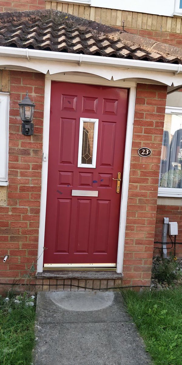 Heathwinltd's tweet photo. Another before and after of a  @SolidorLtd anthracite grey outside and French grey inside. With @UltionLock as standard. @CWGChoices #UPVC #Harlow #essex #frontdoor #doubleglazing https://t.co/g9EPy9PsGh