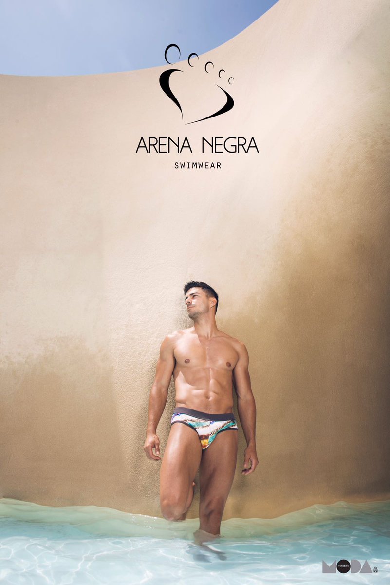 tenerifemoda's tweet photo. Así de genial es la imagen de campaña de la Colección 2019 de @Arenanegra0 #Tenerifemoda, que se hizo en #PuertoDeLaCruz #Tenerife #VisitPuertodelaCruz en el #LagoMartianez para presentar su Colección en #Momadmetropolis (7-9 septiembre) por @edgarmagdalena https://t.co/3E1vm3sstL