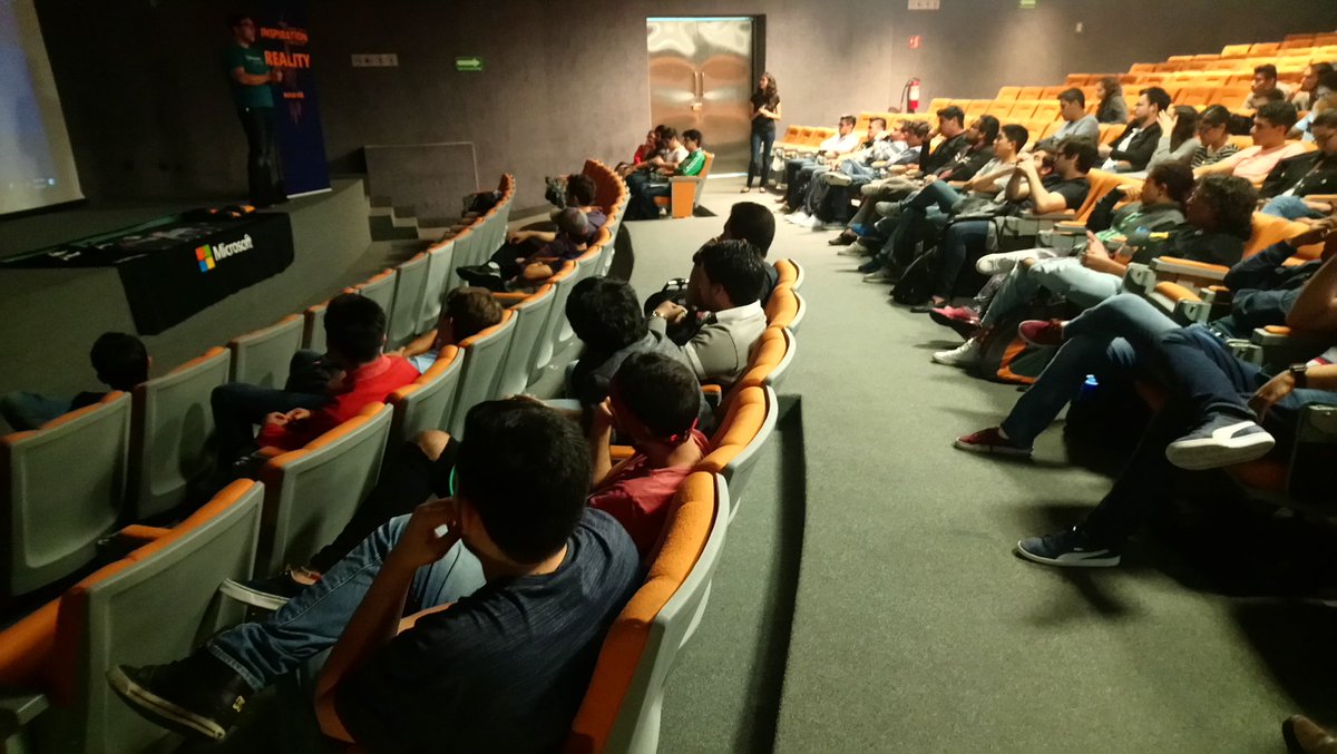 jorgeandraderom's tweet photo. Hector Galindo de #Microsoft nos comparte su experiencia como desarrollador en #Xbox @MSFTMexico @TECenPUE @TecdeMonterrey @ITCINT_Puebla @ISD_Puebla https://t.co/FWPHJ5vL3c