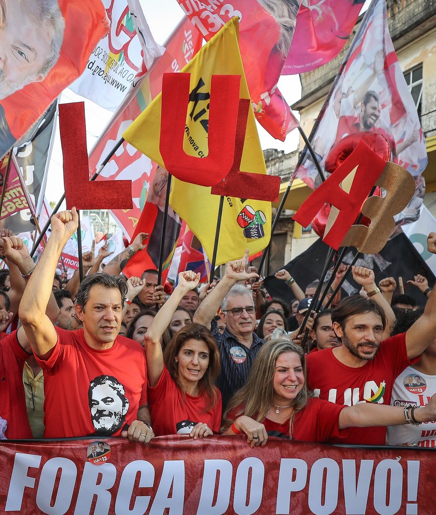 #LulaPresidente #OBrasilFelizDeNovo #LulaLivre #LulaManuHadda
'Nós queremos o país de volta e a soberania do povo”, disse Haddad em Fortaleza, no Ceará 
blogdoramonpaixao18.blogspot.com/2018/09/nos-qu…