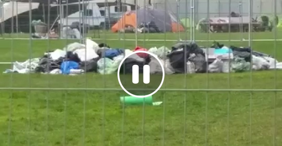 darraghdoyle's tweet photo. To contrast though, the Gaeltacht Campsite campers at Electric Picnic left their site very clean with a neat pile for collection. Maith sibh! Video by @EdibleRice at https://t.co/Nr0bL245kb https://t.co/88Qdvxe4Z2