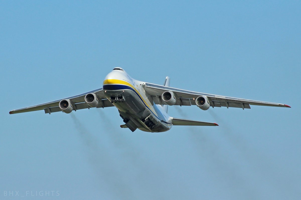 bhx_flights's tweet image. Yesterday&apos;s 26 year old Antonov Design Bureau Antonov An-124 UR-82072 departing out of East Midlands to Tel Aviv ✈️

#ema #egnx #eastmidlands #eastmidlandsairport #antonov #antonovairlines #an124 #antonov124 #antonovan124 #aviation #avgeek #cargo #freighter #takeoff #smoke