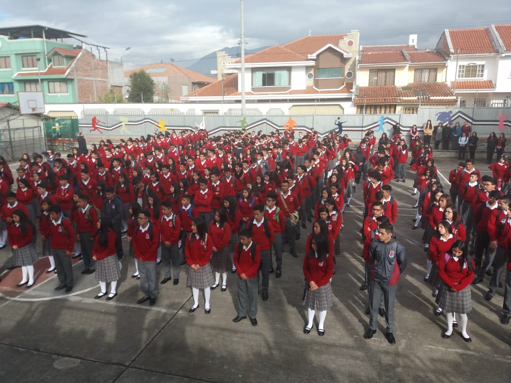 Ahora > Inauguración del año escolar en el colegio Fray Vicente Solano  #Cuenca. Diario #ELTIEMPO presenta algunas recomendaciones a tomar en  cuenta por #InicioAClases > https://t.co/HhJMtrlVe0
