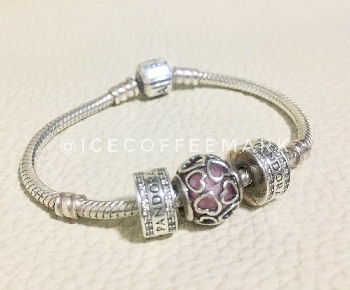 icecoffeemark's tweet image. Pandora แท้ 100% ขอขายทั้ง set ราคา 8,000 บาท
ซื้อเองจาก shop ไทย ไม่ค่อยได้ใส่ ไม่มีตำหนิ
Size 16. Charm และ Clip ก็ไม่มีตำหนิ
อปก.ครบทุกอย่างเหมือนซื้อใหม่จาก shop
ส่งฟรี EMS ให้ค่ะ
dm มาสอบถามเพิ่มเติมได้เลยนะคะ
#pandora #pandorathai #พร้อมส่ง #สร้อยข้อมือ