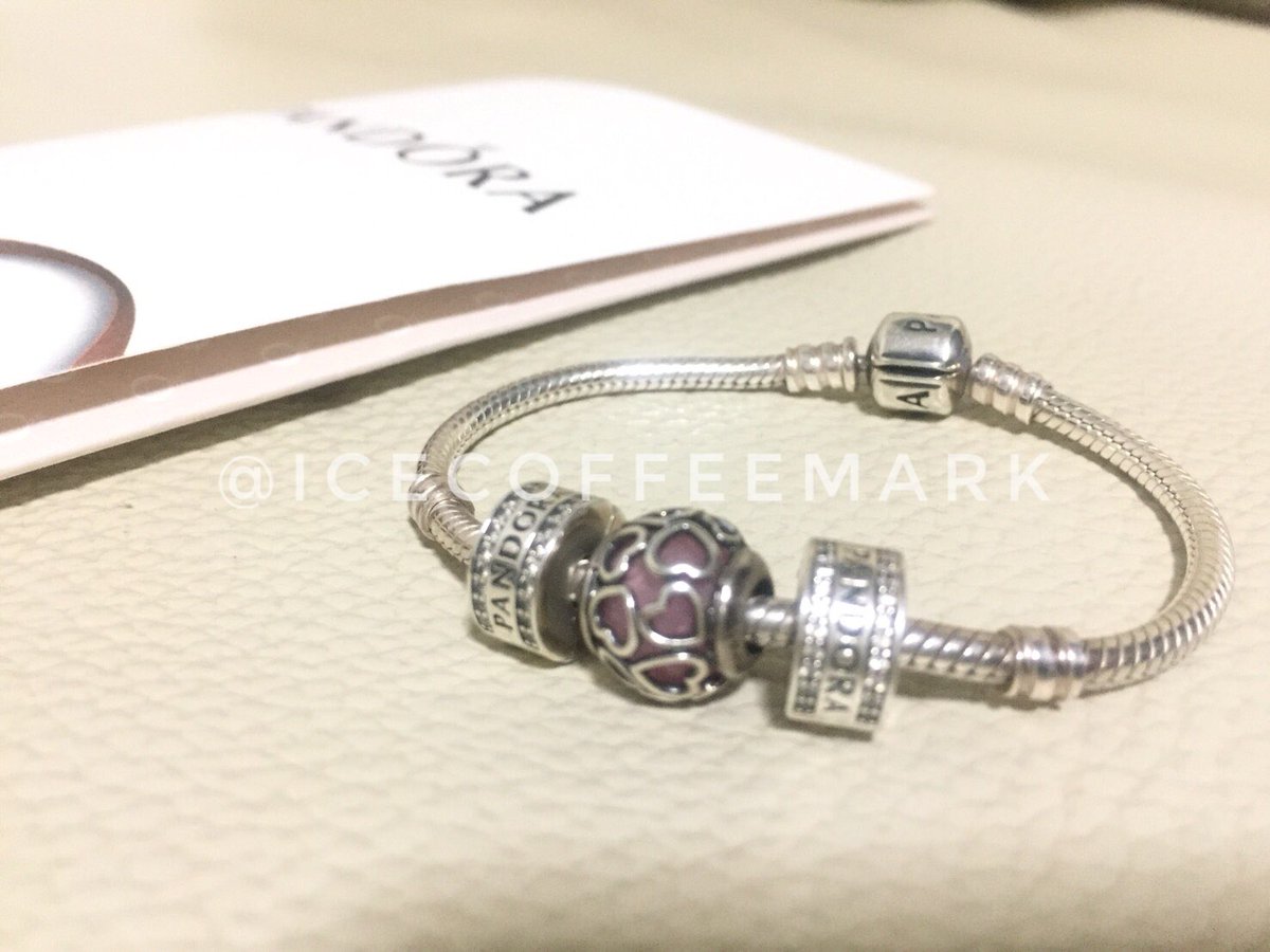 icecoffeemark's tweet image. Pandora แท้ 100% ขอขายทั้ง set ราคา 8,000 บาท
ซื้อเองจาก shop ไทย ไม่ค่อยได้ใส่ ไม่มีตำหนิ
Size 16. Charm และ Clip ก็ไม่มีตำหนิ
อปก.ครบทุกอย่างเหมือนซื้อใหม่จาก shop
ส่งฟรี EMS ให้ค่ะ
dm มาสอบถามเพิ่มเติมได้เลยนะคะ
#pandora #pandorathai #พร้อมส่ง #สร้อยข้อมือ