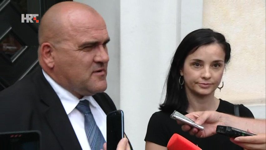 JEDNOGLASNA ODLUKA
Visoki časni sud <a href="/HDZ001/">BorreHdz001</a> danas je donio odluku o isključenju iz stranke člana Predsjedništva HDZ-a i kandidata za predsjednika ličko-senjske županijske organizacije HDZ-a Darka Milinovića. Više na > bit.ly/2NdoRRB