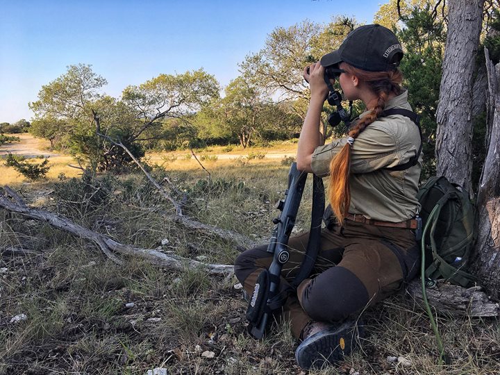 Great pic of Tatiana Orosová The Huntress doing what she loves with her #sauerrifle.

#huntress #gonehunting #womenwhohunt #sauerusa #sauerrifles