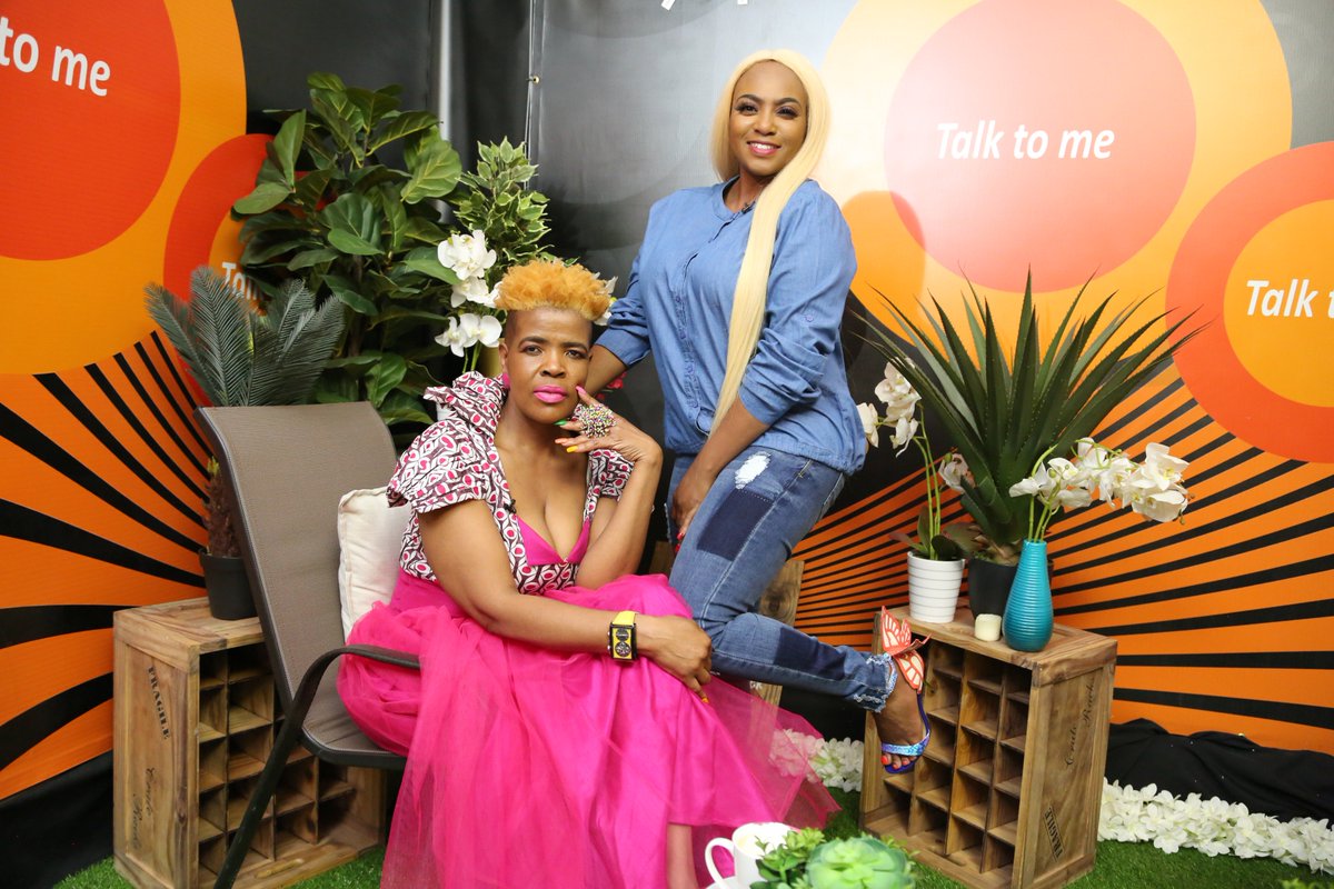 TalkToMeLejoy's tweet photo. Tonight we have the #tsamandebele hit maker in the studio @Candytsamandebe โค๏ธTune in to #talktomelejoy at 18:30 CAT @gautv Channel 265 ๐๐ #talktomelejoy #MondayMotivation #MondayMood https://t.co/QU2uaTxUKW