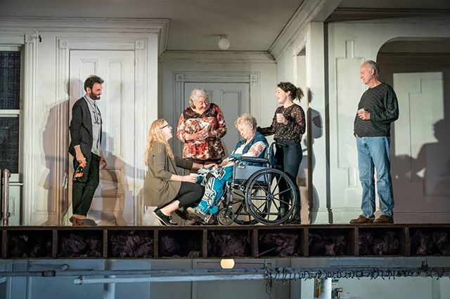 TheatreNewsWeb's tweet photo. Production images revealed for The Humans at #HampsteadTheatre with the cast. More on https://t.co/H53qyDUP8a. Photo credit: #MarcBrenner. @Hamps_Theatre #thehumansplay https://t.co/6YoTtcX04W https://t.co/2G6S8jYgx6