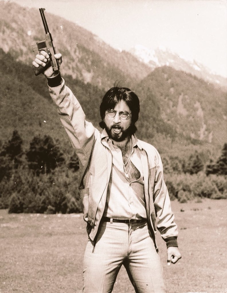 Happy birthday Shakti Kapoor Ji! 