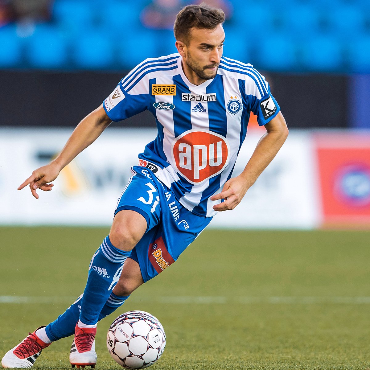 hjkhelsinki's tweet photo. 📸 HJK vs FC Inter 🔵⚪️⚽🔥
© Jussi Eskola 
#HJK #Helsinki #Veikkausliiga #HJKINT #OnVainYksiKlubi #hjkhelsinki https://t.co/UXyxuWKiUy
