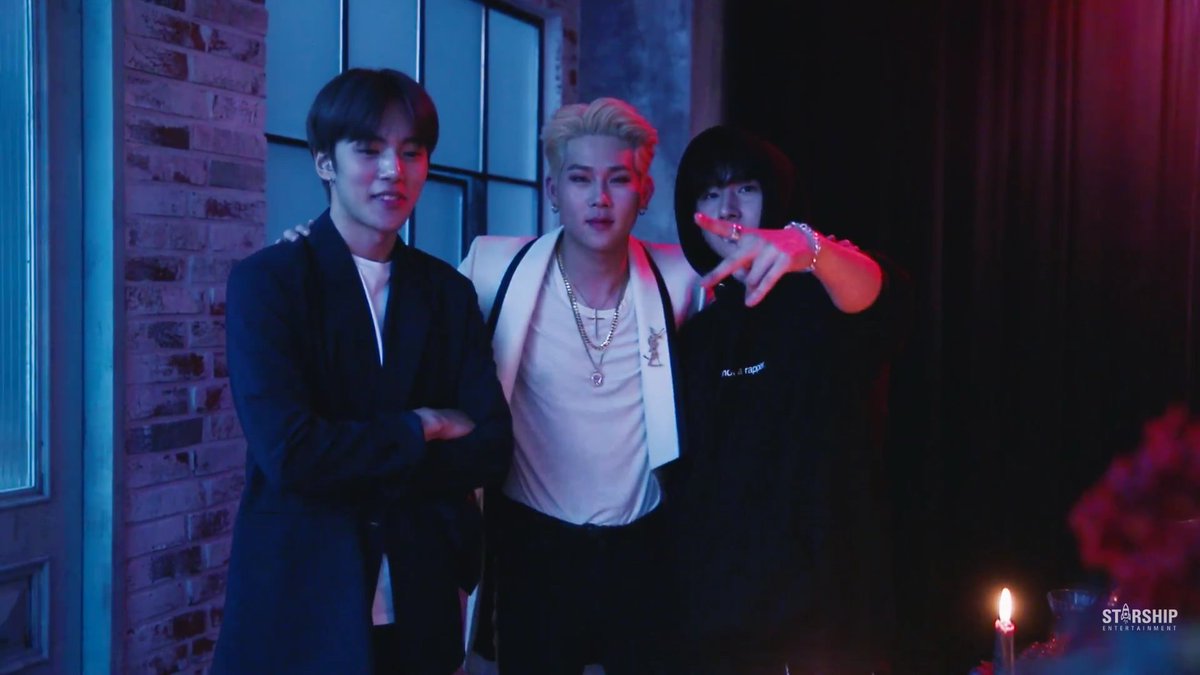 Stuckinyoo's tweet photo. He gritado #REDCARPET #RedCarpetStreamParty #Jooheon https://t.co/mo3kd8Dx3E