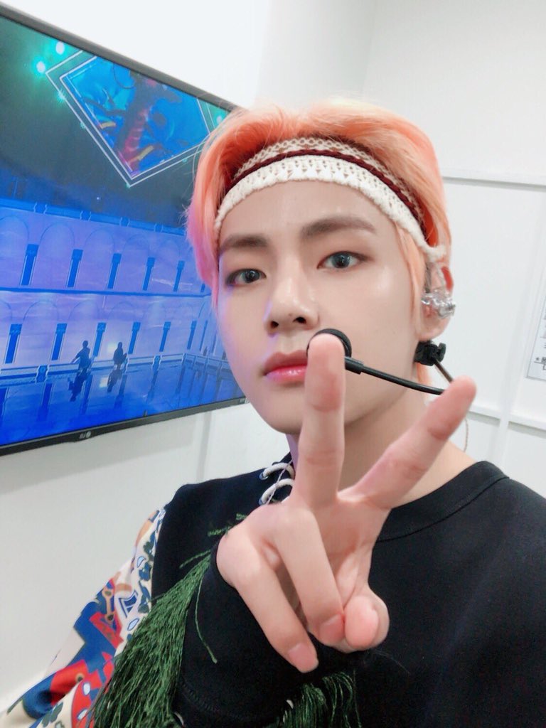 joonfondly's tweet photo. ꒰ shifting accounts ! ꒱ 
everything is just too messy here, + pretty inactive, so i’m gonna shift to user @joonfondly so i hope you guys follow me there ꒰ •͈́ ̫ •͈̀ ꒱ˉ̞̭ + i’m gonna follow a couple of my favorite mutuals from there sO yes!! see you💜 https://t.co/CZArs02TVJ