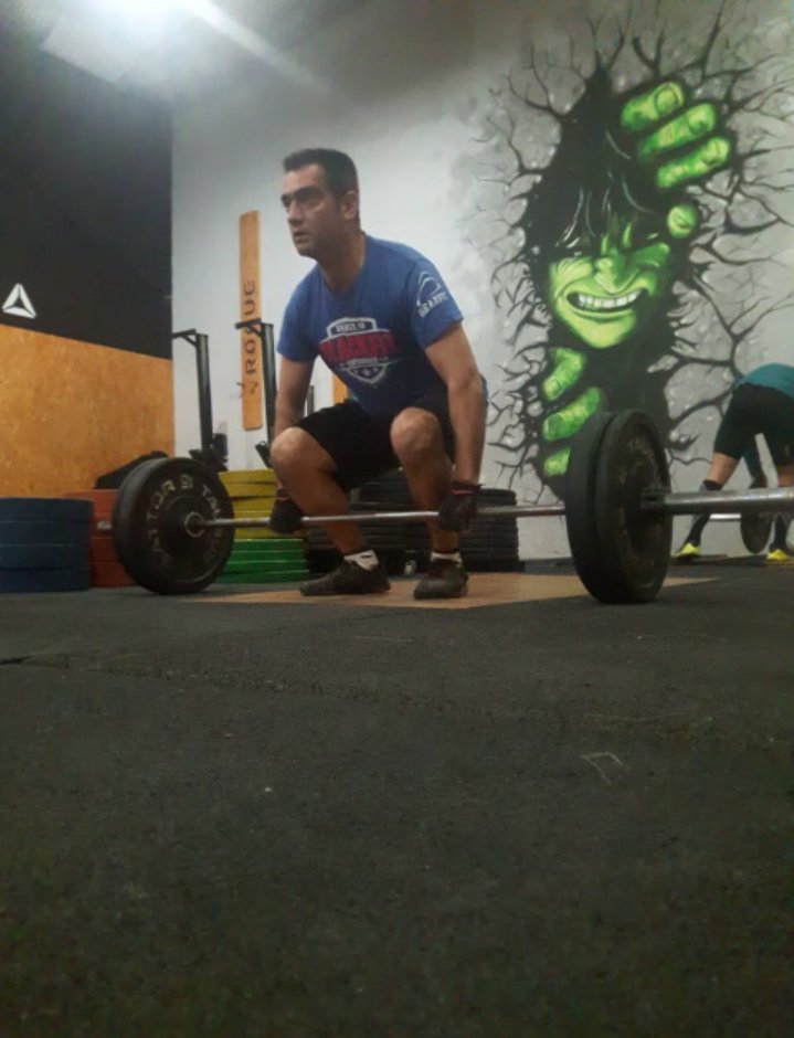gustaricar2013's tweet photo. Que lindo es arrancar los 35 pirulos entrenando con los  amigos de CF SATTOR!
Andres y Albert! 
🎂🕗📋📟🏋💪👍👏
#CrossFit #CFSattor #Cumpleaños #Amigos #MasQueCrossFit  #Viedma #BuenLunes https://t.co/0NSaUCyrVQ
