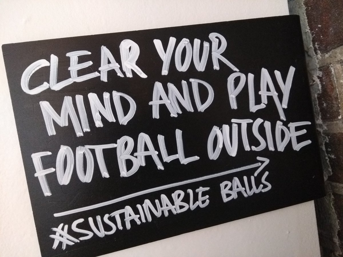 DutchOutdoorsNL's tweet photo. @ImpactHubAMS Fijne werkspot van @TriodosNL! #work&amp;play ⚽⚽⚽ https://t.co/9YfVAQ5ozV