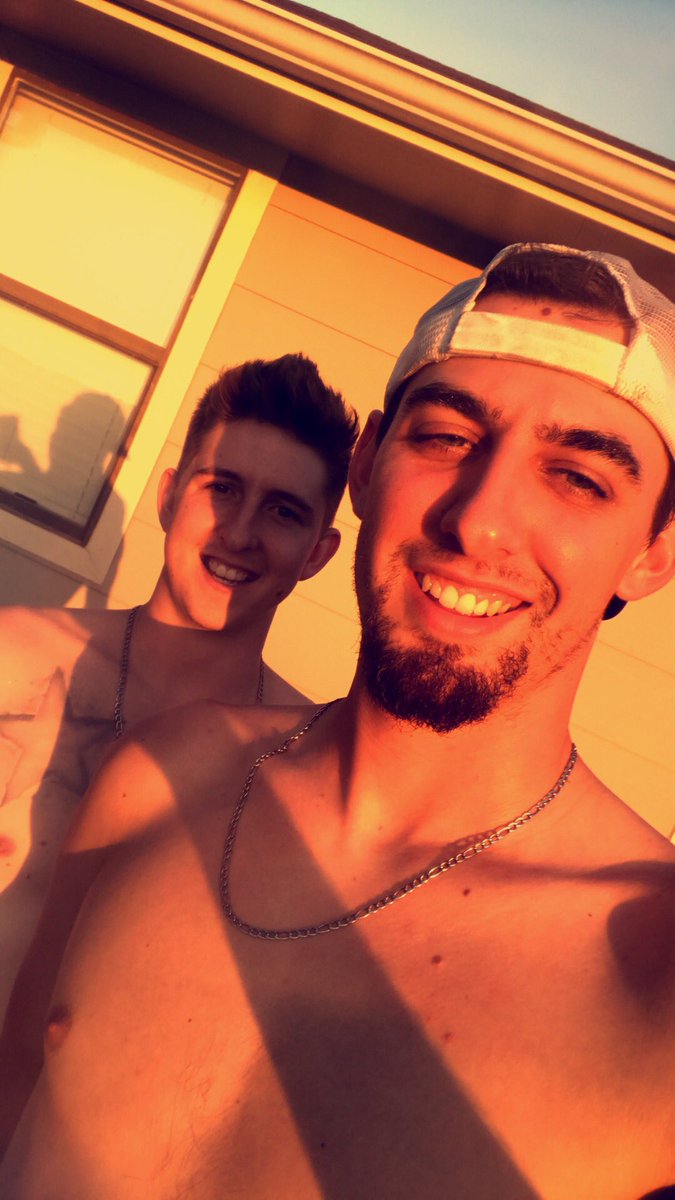 derek_newcome08's tweet photo. Happy birthday to this guy, love you dog 🍻 https://t.co/IWQj9QQxGd