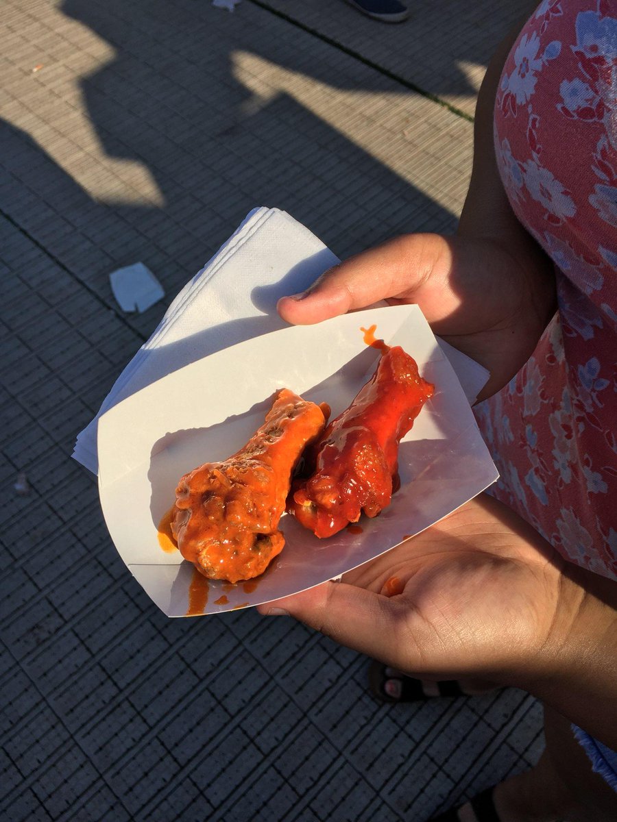 BuffaloWingWear's tweet photo. @StickyWings Aw, right back at you Darul!!! 😍😍Buffalo is so happy you and your team made the trip across the pond to be at #wingfest18 Your booth and strawberry wings were the best at the fest! Please come back next year!! PS. You look 'hot' in the bandanna too 🔥🍗 https://t.co/Okv8ZSsw6S
