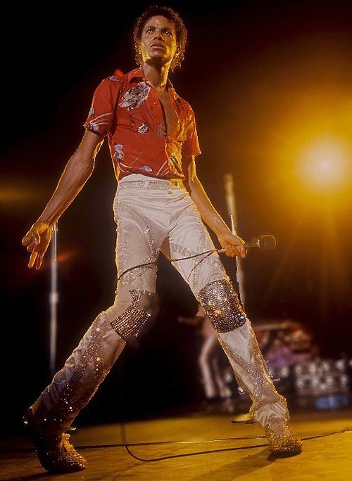 kary_7ok's tweet photo. Michael Jackson ~ The King of Pop https://t.co/kVIzNOX7yU