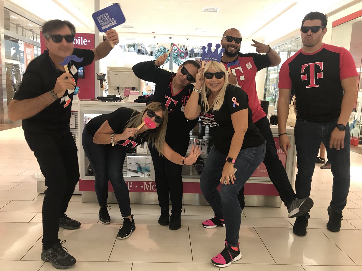 edra_jimenez's tweet photo. #TMOSamsungLaunchWeek https://t.co/JlA6e73Ypl