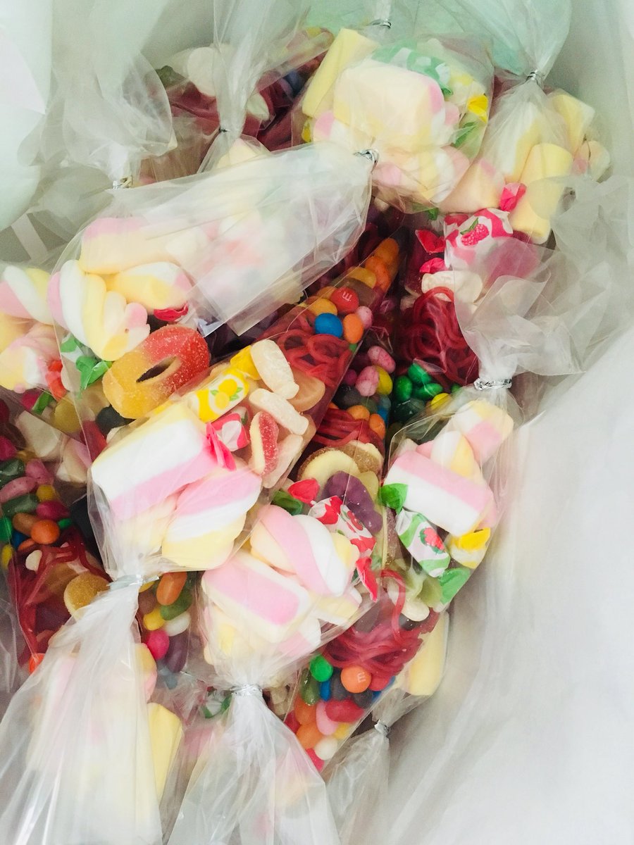 Lowrey16's tweet photo. Making sweet cones to help fundraise for @tomafund #minignr https://t.co/TqKxrNq964