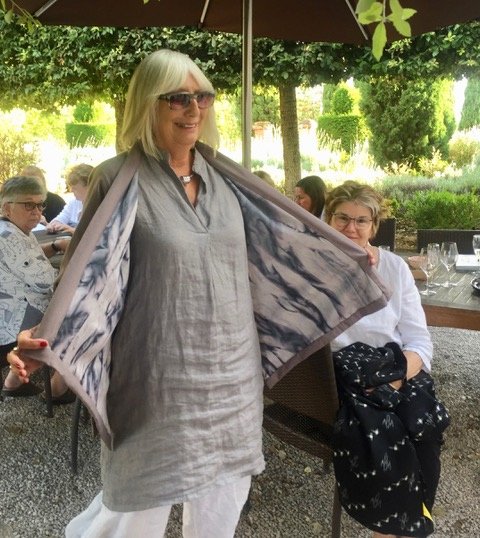 One of the beautiful jackets with hand dyed and stencilled silk linings made during our wonderful week with the@SewingWorkshop, modelled by its glamorous creator! ✂