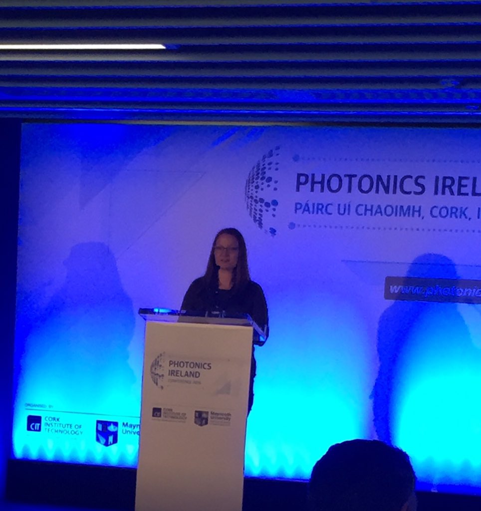 PhotonicsIre18's tweet photo. Next up is Sharon Butler from @cappa_cit @CIT_ie Speaking on direct frequency modulation of a photonic crystal laser with integrated microheater! #PI2018 #InnovationThroughLight #Lasers #BelieveInScience @extendedcampus @CIT_PhysSci https://t.co/mDRx7Jyhk7