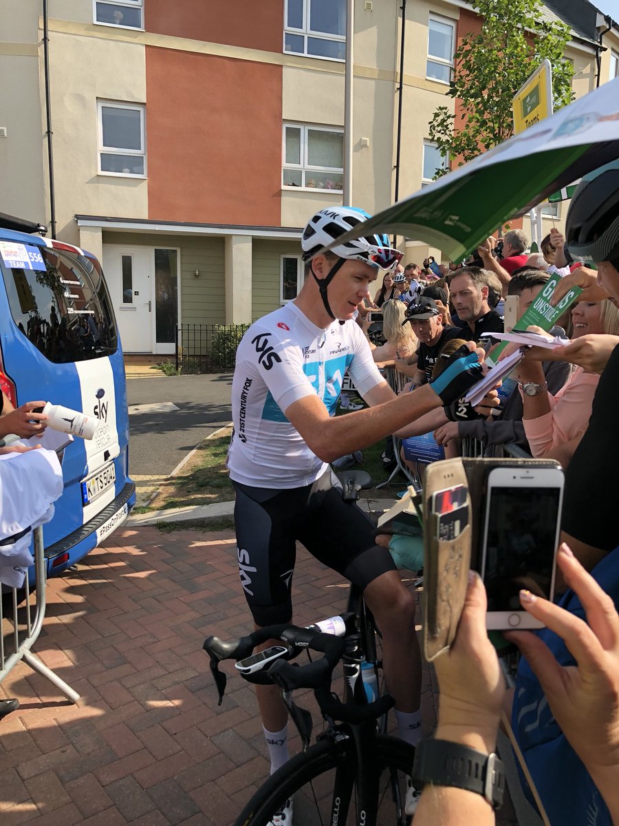 verucasalt0609's tweet photo. #ChrisFroome #TourofBritain #TeamSky #devontob2018 #Cranbrook x https://t.co/HxzXPomkub