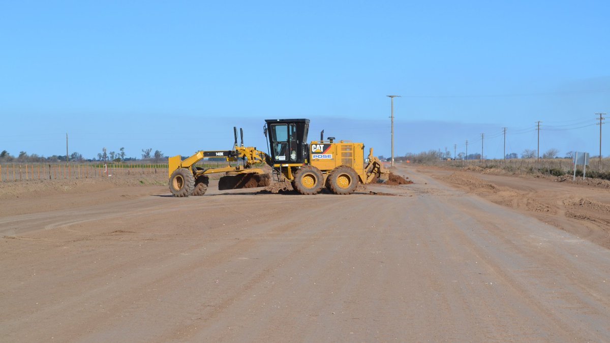 NodoRafaelaR2's tweet photo. La provincia comenzó con los trabajos de pavimentación de la ruta 22 en el #DeptoCastellanos 👏👏👏 Con una inversión superior a los $226 millones Son 15 kilómetros que unen las localidades de #BauerySigel y #Josefina 👍 #SantaFeConTodo https://t.co/riP7JNgeTV