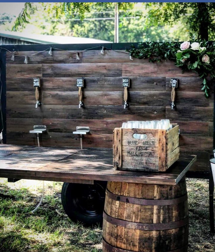 NCPartyTrailers's tweet photo. #forrent #icecold #unique   For this wedding we served @redoakbrew @carolinabrewery @Natty_Greenes @saranac. Held L’Abri in Linwood. Flower from Dahlilas. https://t.co/kxvpoFEZax