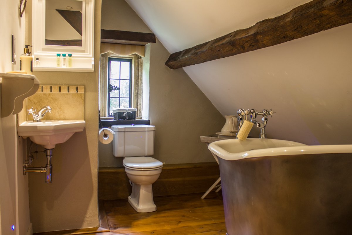 Take a soak in one of our fantastic bathtubs. It's the perfect way to wind down after a long week!