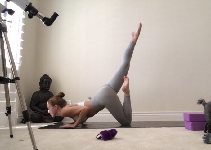 Morning ❤️ #locustpose #variation with a side of Poodle booty lol 🐩 🍑 https://t.co/lVw2uyZzED<a href="/tag/locustpose"class="tags">#locustpose</a><a href="/tag/variation"class="tags">#variation</a>