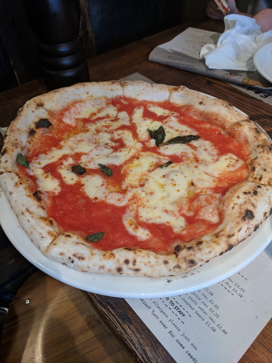 Enjoying an exceptional pizza 🍕 @FrancoMancaPizz in Bath with the mini McInsights. Last days of the #summerhols