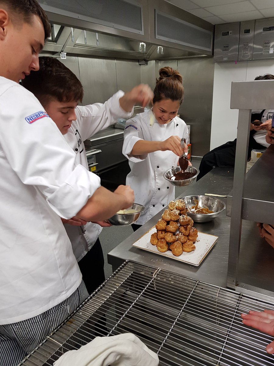 Making choux buns with the apprentice chefs from @TheSchoolOfFood <a href="/ZazusKitchen225/">Zazu's Kitchen</a> <a href="/josh_eggleton/">Josh Eggleton</a> <a href="/ChefNather/">Nathan Budd</a>