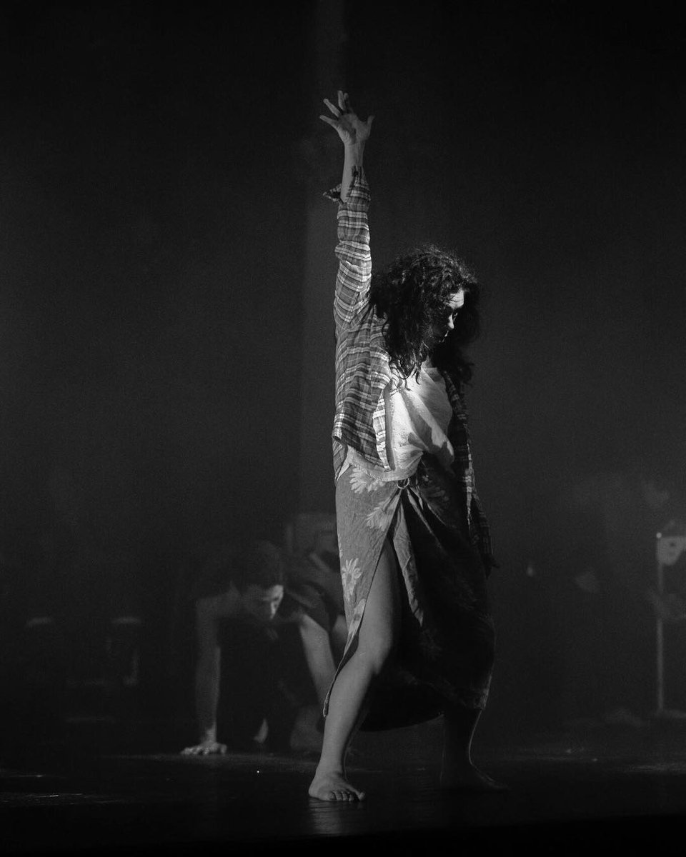 ⚡️PASAMOS LOS CUARTOS DE FINALES AHORA NOS QUEDAN LA SEMI Y LA FINAL , VENITE A ESTE #KILOMBO MUNDIAL ‼️
 Viernes 7 y 14 • ultimas dos funciones•🔛
 En @teatrolude Montevideo 842
 21:30 hs