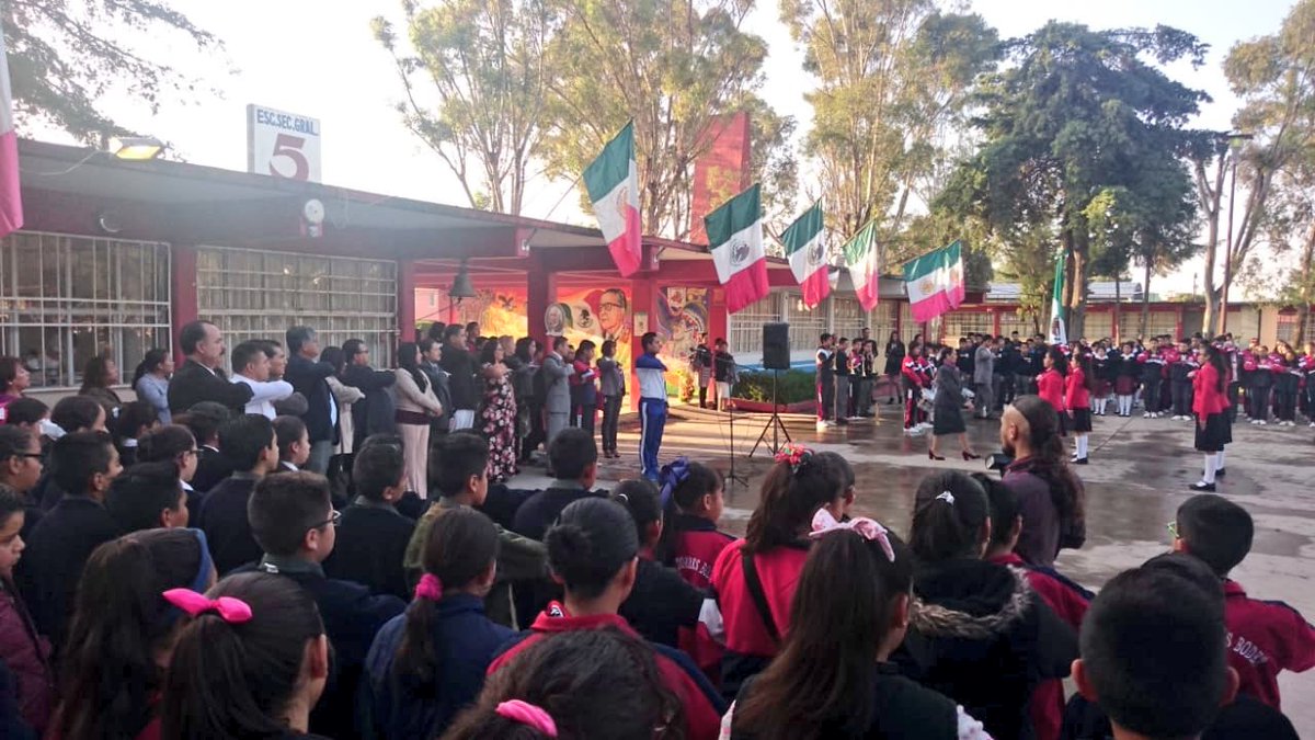Iniciamos la semana con el #LunesCívico de la Escuela Secundaria General “Jaime Torres Bodet” de #Pachuca