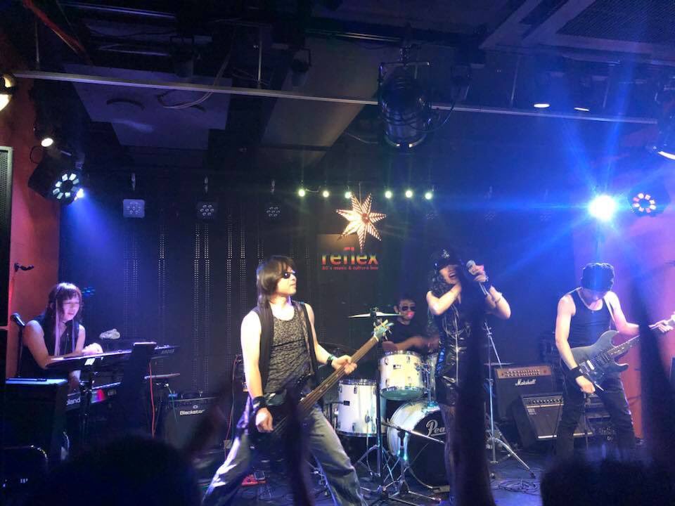 granino's tweet photo. 昨日はアンルイストリビュートバンド、URA⭐️LEWIS のライブでした!
BUNCHO ROCKのタオルを紹介しましたw
ライブ楽しかった!ご来場のみなさん、ありがとう😊
#ふろしき文鳥
#BUNCHOROCK
#アンルイストリビュート
#URA LEWIS https://t.co/W0cnCrn6OY