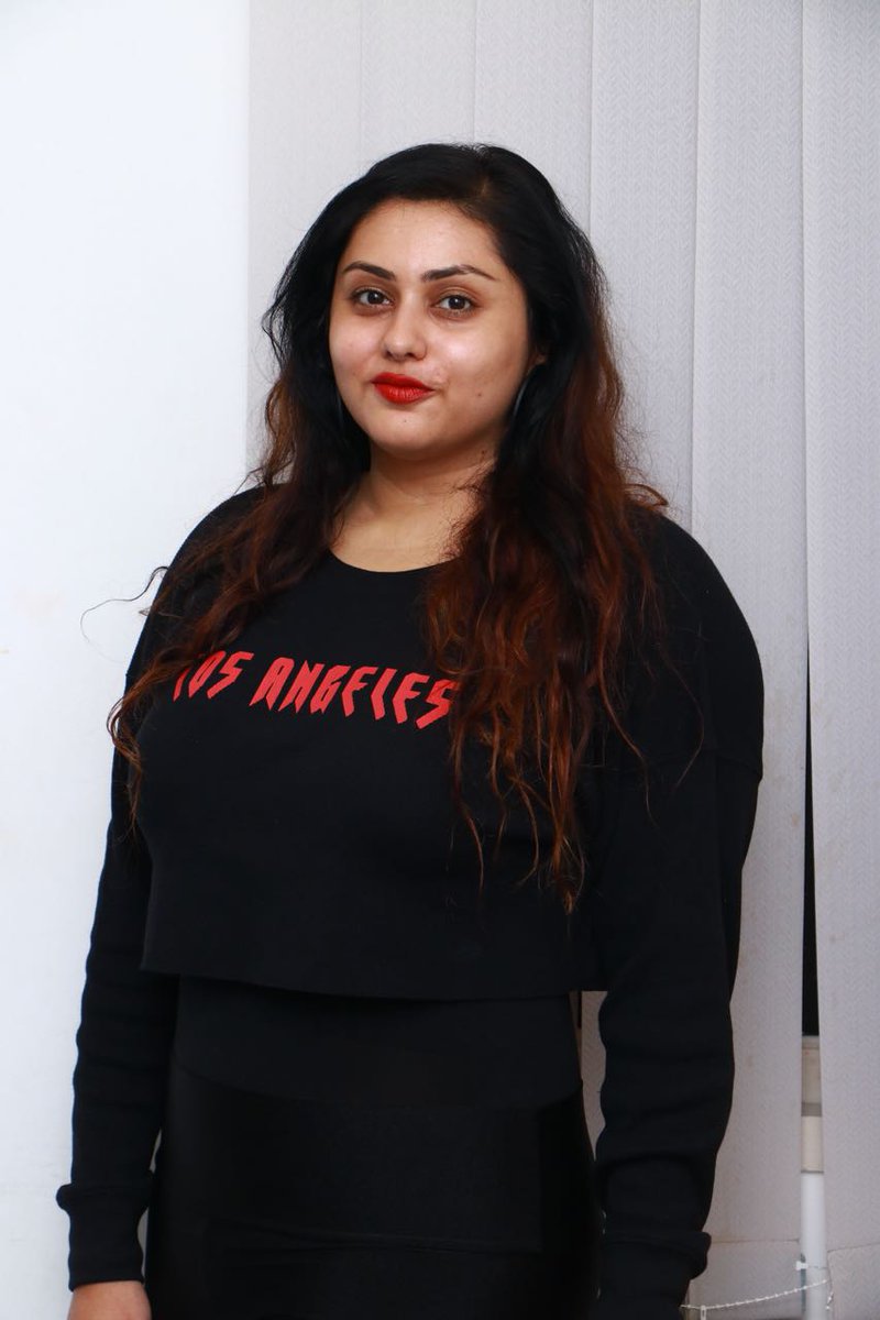 kalakkalcinema's tweet image. .@Namitaofficial at #Koothan Audio Launch

#KoothanAudioLaunch

@raana5933 @SREE22896556 @CuteSonalSingh @NarayananKira @NagendraPS555 @ItsmebalzG @FameShinewoods #NilgirisMurugan #VenkyAL @ShiekPro @Venkeysfilm #6foxstudioz @lightson_media @trendmusicsouth