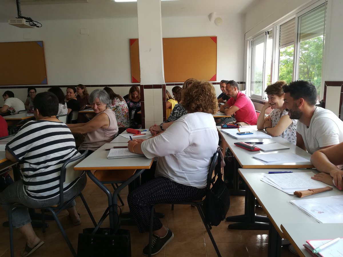 cole_sagrada's tweet photo. Comencem el curs 2018-219 amb moltes ganes! Primera jornada de formació en #PNL @carlos_pallero @Nekane_Gonzalez @Arenaten @ClariCristina @RuizCliment @neuetes6 @Carles_Albe @begogras @gellso @esquirolscsf @pandascsf @SevalMajo @dofinscsf @samarucscsf @pandascsf @Suricatos3 https://t.co/a7I2df4ZsN