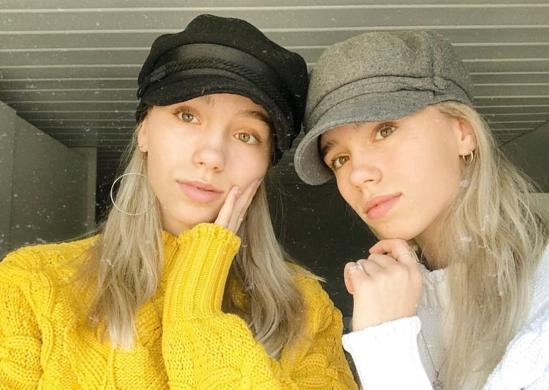 — I'll be there for you, 'cause you're there for me too.

                                 ✾❁