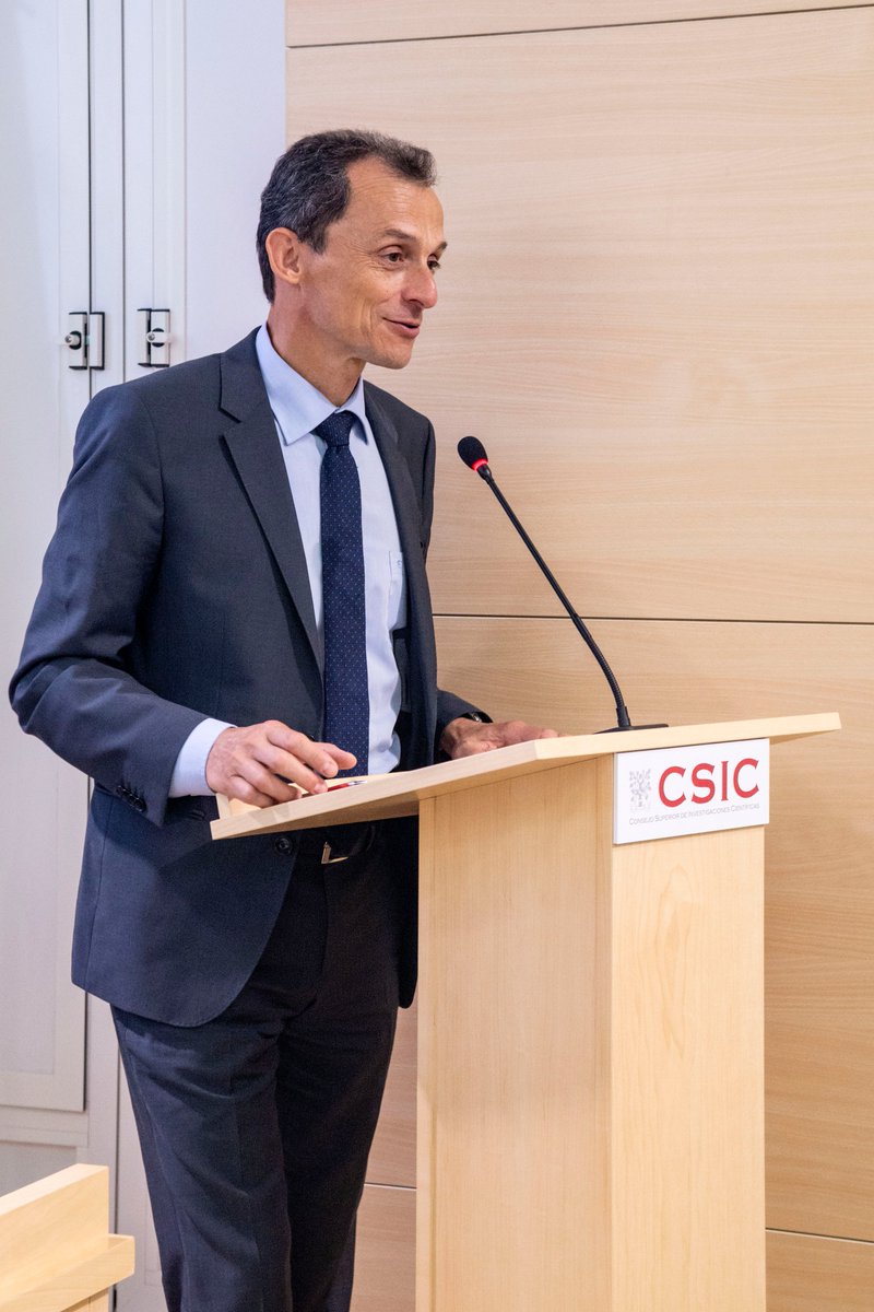 CSICval's tweet photo. El ministro @astro_duque; el presidente de la @generalitat, @ximopuig; la presidenta del @CSIC, Rosa Menéndez; el alcalde de Valencia, @joanribo; y el coordinador del @CSICval, José Pío Beltrán, han inaugurado hoy la Casa de la Ciencia del CSIC en Valencia.https://t.co/ZHs8hATM3l https://t.co/hKOFrkcLaL