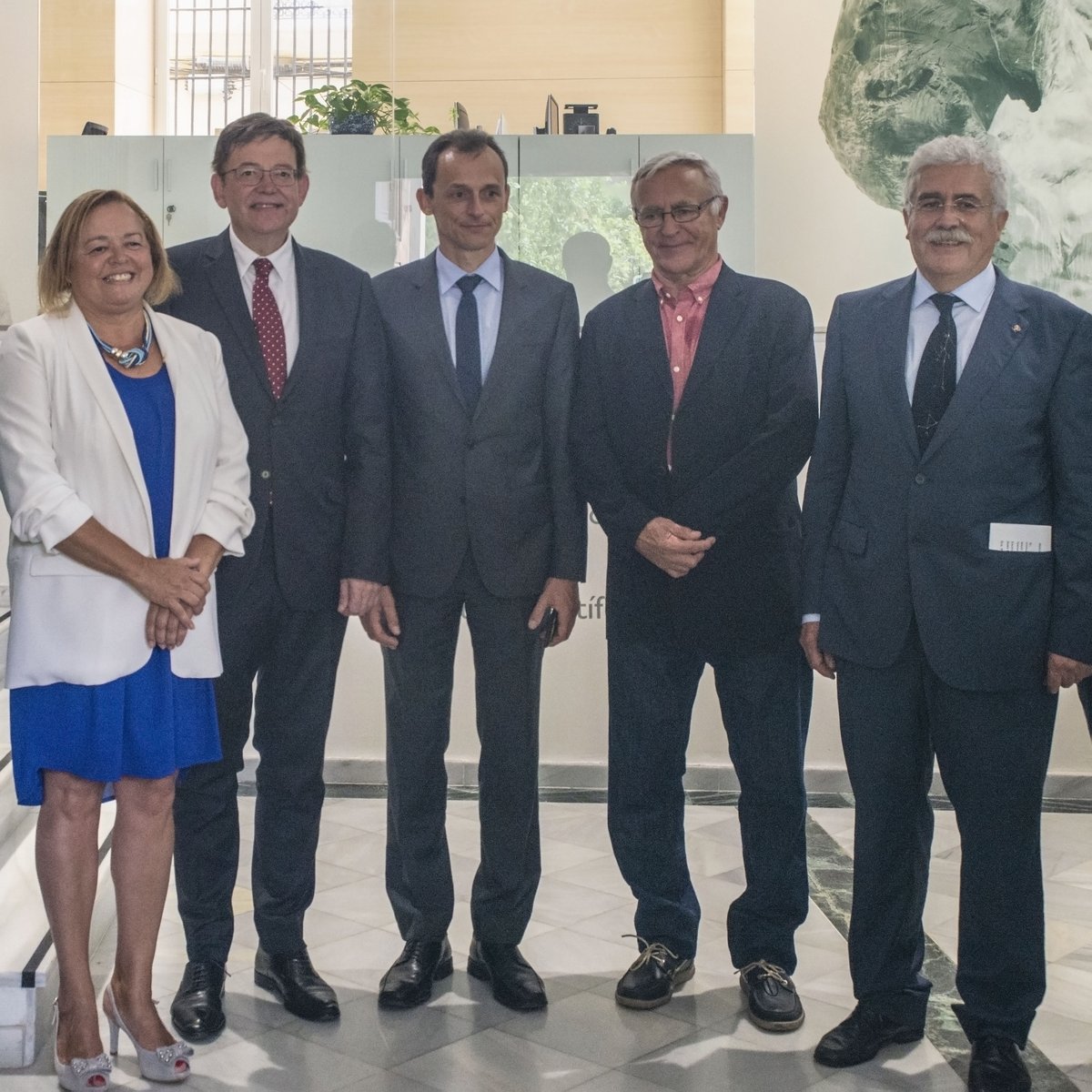 CSICval's tweet photo. El ministro @astro_duque; el presidente de la @generalitat, @ximopuig; la presidenta del @CSIC, Rosa Menéndez; el alcalde de Valencia, @joanribo; y el coordinador del @CSICval, José Pío Beltrán, han inaugurado hoy la Casa de la Ciencia del CSIC en Valencia.https://t.co/ZHs8hATM3l https://t.co/hKOFrkcLaL