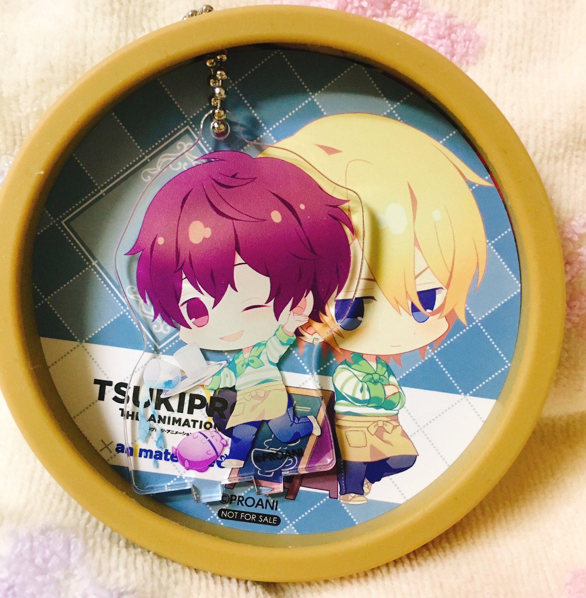 この木なんの木 A Twitter 丸キャラフレームだけど コースターがピッタリ入るサイズみたい フレームにコースター 入れてみるのもいいし 表のアクリル取ってアクキーとコースターを一緒に入れてみるのもいいかも マグネット付きもあるから押しピンや100均の