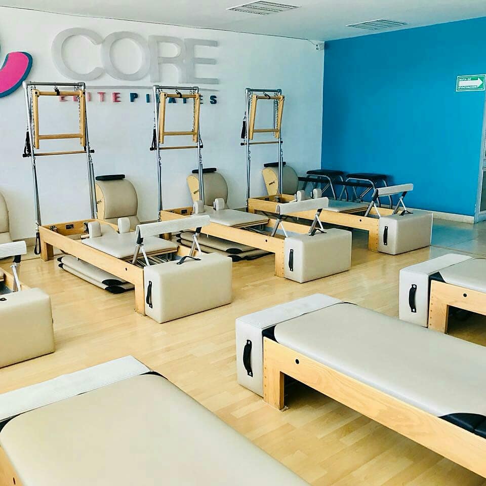 Soy_Core's tweet photo. En CORE ELITE PILATES contamos con el mejor equipo de camas #peak ademas contamos con las mejores instalaciones y las mas comodas en la zona, ven a conocernos!!! Tel 2704030.
#iniciodesemana #fitness #pilatespeak #pilatesforever #pilatesoriginal #pilateseveryday #contrology https://t.co/aifM8g2kEY