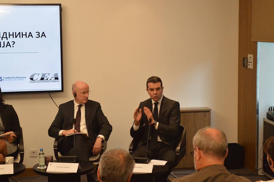 .<a href="/NikolaPoposki/">Nikola Poposki</a>: Доколку сакаме национален конзесус, треба тие што се дел од власта, да дозволат едно критичко согледување за работите. Тоа што е најпотребно во моментот е да излеземе од трасата на поставување митови и да бидеме реални.  #MKfuture