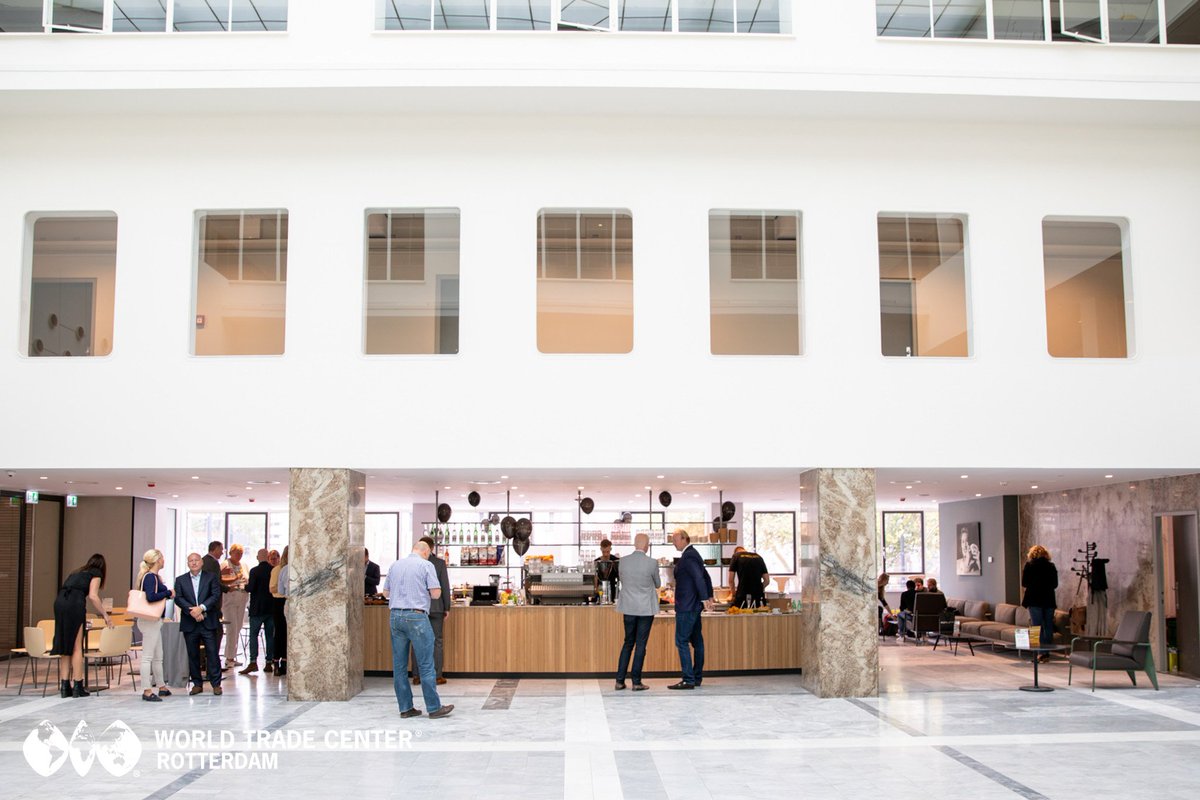 This morning, a new branch of de koffiesalon was opened in WTC Rotterdam! Located in the business hotspot of Rotterdam, coffee enthusiasts will now be able to enjoy fantastic coffee, juices, as well as cakes and a variety of sandwiches. More information: bit.ly/2NFwXzl