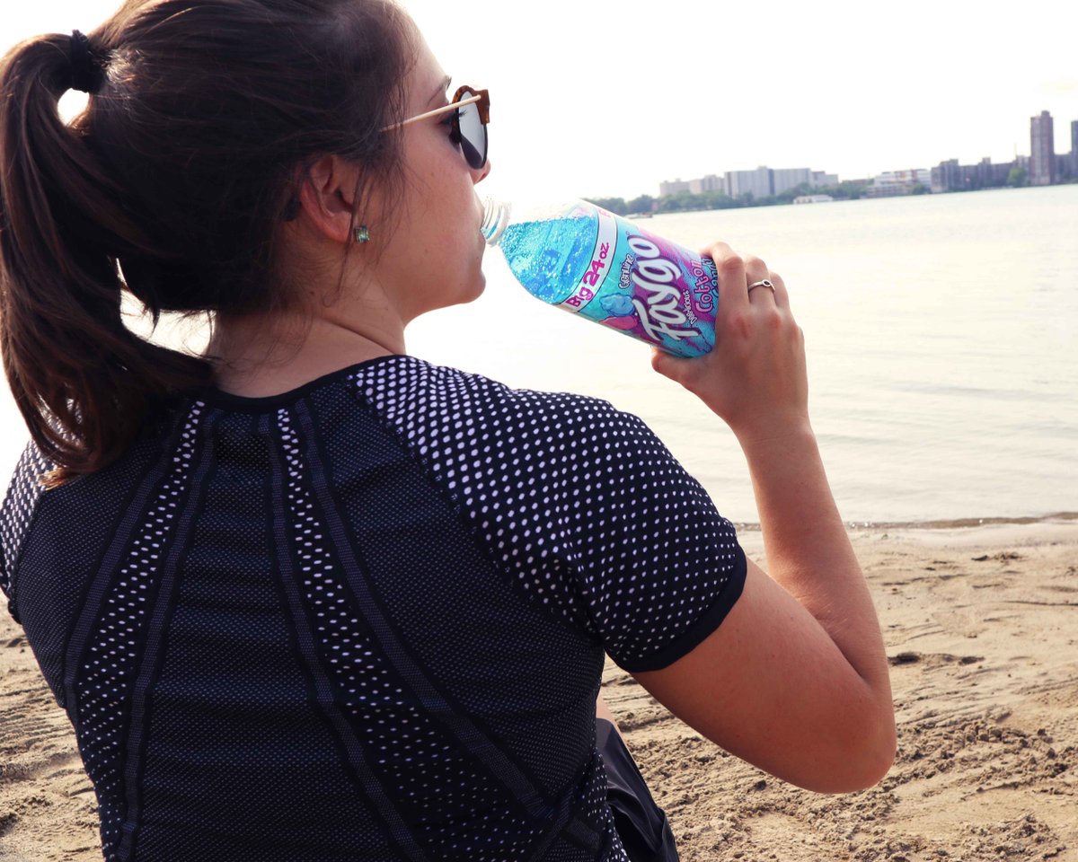 Faygo's tweet photo. Savor every last drop of the summer sun. It’s not gone yet. #LaborDay https://t.co/tpV5bdaIgf