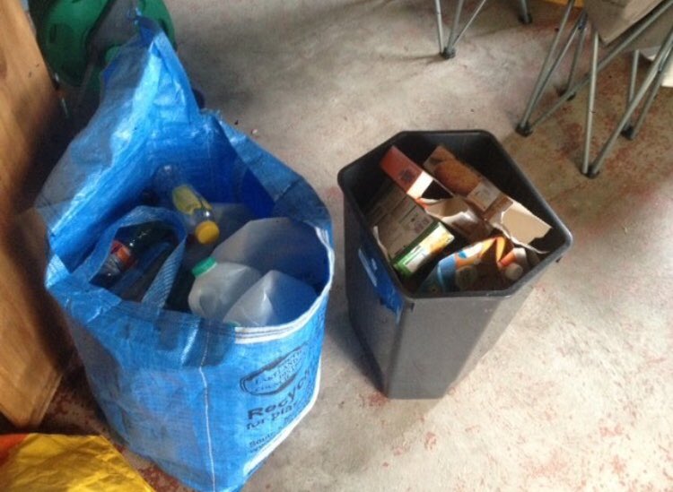 1000Greenthings's tweet photo. For the 9th day of our 14 day countdown to September 9th Aaran did some recycling! #1000greenthings #6daystogo https://t.co/ukSpcRI7Mp